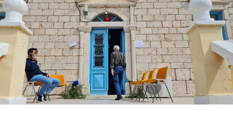 Εκλογές 2023 στην ακριτική Χάλκη: «Καταφτάνουν από το πρωί με πλοία για να ψηφίσουν»