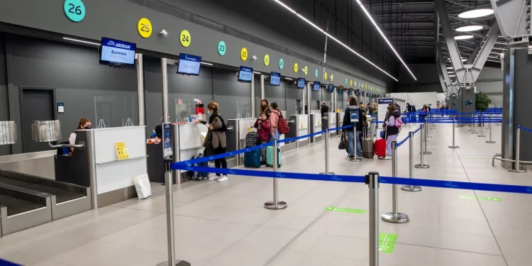 Θεσσαλονίκη: Ελεύθεροι οι δύο μεθυσμένοι Ρώσοι που οδήγησαν το αεροσκάφος σε έκτακτη προσγείωση