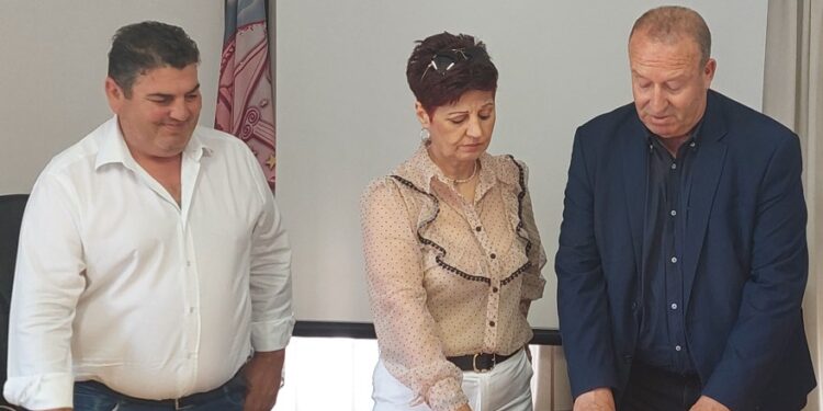 ΘΩΜΑΣ ΜΙΧΟΓΛΟΥ: Ορκωμοσία εργαζομένου στο πρόγραμμα «Βοήθεια στο Σπίτι» Δήμου Τοπείρου