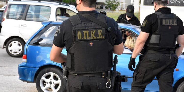 Προφυλακιστέοι οι πέντε συνοριοφύλακες που κατηγορούνται για συμμετοχή στη διακίνηση μεταναστών