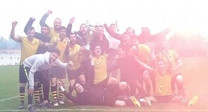 History! O Άρης Πετεινού νίκησε στο 90’ 1-0 την Δόξα Βώλακα και ανέβηκε για 1η φορά στη Γ’ Εθνική! Στην Μνήμη του Στάθη. (φώτο)