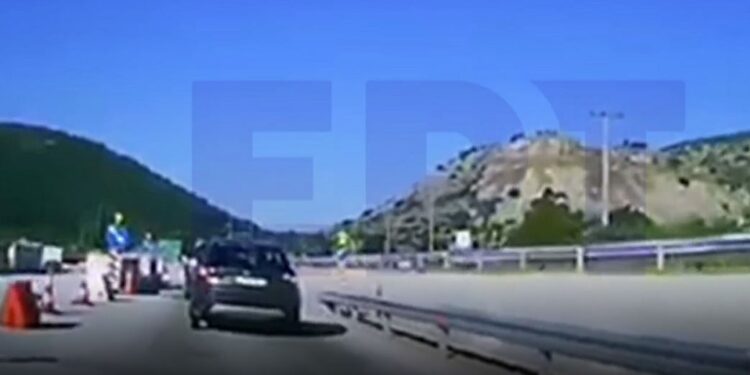 Συνελήφθη αλλοδαπός στην Εθνική οδό Ξάνθης – Κομοτηνής γιατί οδηγούσε ΙΧ χωρίς δίπλωμα.