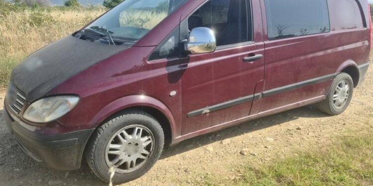 Συνελήφθησαν 4 διακινητές σε Ροδόπη και Έβρο οι οποίοι προωθούσαν στη χώρα 18 λαθρομετανάστες.