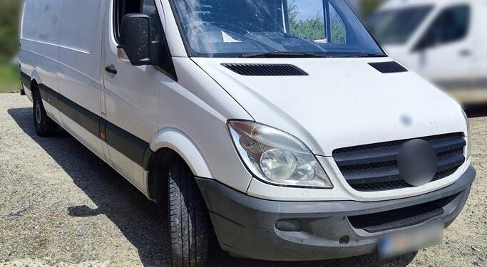 Συνελήφθησαν 4 αλλοδαποί διακινητές στη Ροδόπη και τον Έβρο που μετέφεραν στη χώρα 17 λαθρομετανάστες.