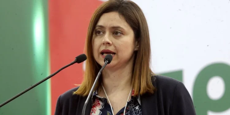 Από το ΠΑΣΟΚ μεταπήδησε στη ΝΔ η Ζέφη Δημαδάμα ως γγ Ισότητας -Την διέγραψε το ΠΑΣΟΚ