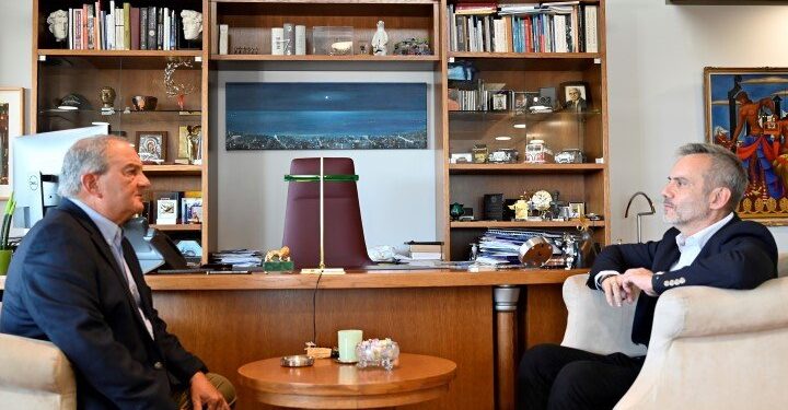 Ο Κώστας Καραμανλής επισκέφθηκε τον Κώστα Ζέρβα που τον ενημέρωσε για τα πεπραγμένα στον Δήμο Θεσσαλονίκης