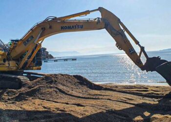 Σύλληψη δύο ημεδαπών στην παραλία Καβάλας για παράνομες αμμοληψίες