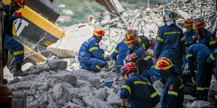 Πάτρα-Κατάρρευση γέφυρας: Τέσσερις οι συλλήψεις για το δυστύχημα -Συνεχίζονται οι έρευνες στα συντρίμμια