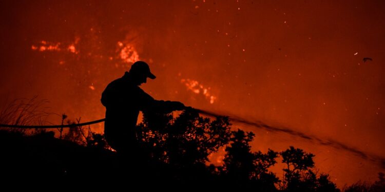 Πυροσβεστική: Διοικητικά πρόστιμα σε Θεσσαλία, Θεσσαλονίκη, Ρέθυμνο, Χανιά -Για πρόκληση πυρκαγιάς και εργασίες