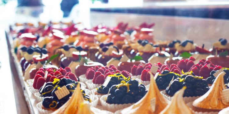 ΑΑΔΕ: «Λουκέτο» σε γνωστό ζαχαροπλαστείο στο κέντρο της Αθήνας -Δεν είχε κόψει αποδείξεις 1,3 εκατ. ευρώ