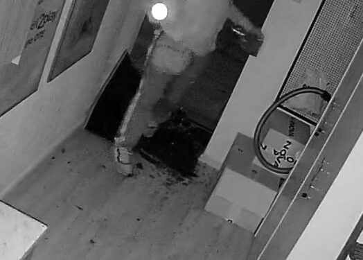 “Τζέντλεμαν” διέρρηξε το κατάστημα της NOVA στη Ξάνθη, τον “συνέλαβε” η κάμερα, τι λέει ο Α. Αντωνιάδης!