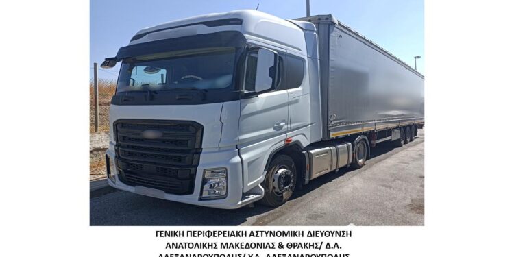 Συνελήφθησαν 2 διακινητές σε Έβρο και Ροδόπη, γιατί μετέφεραν λαθρομετανάστες.