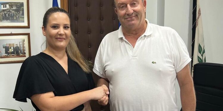 Υποψήφια με την παράταξη «Δημοτική Αλλαγή» του Θωμά Μίχογλου στο Δήμο Τοπείρου και η Ράπτη Αγγελική.