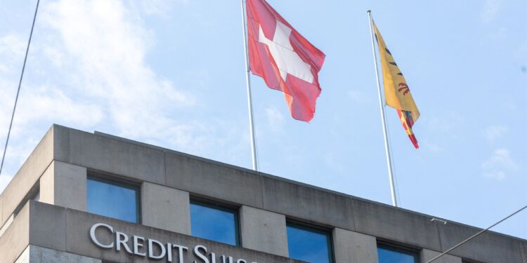 Η βουλγαρική πρεσβεία καταδικάζει τις ενέργειες του 35χρονου που κατέβασε την ελληνική σημαία στην Καβάλα