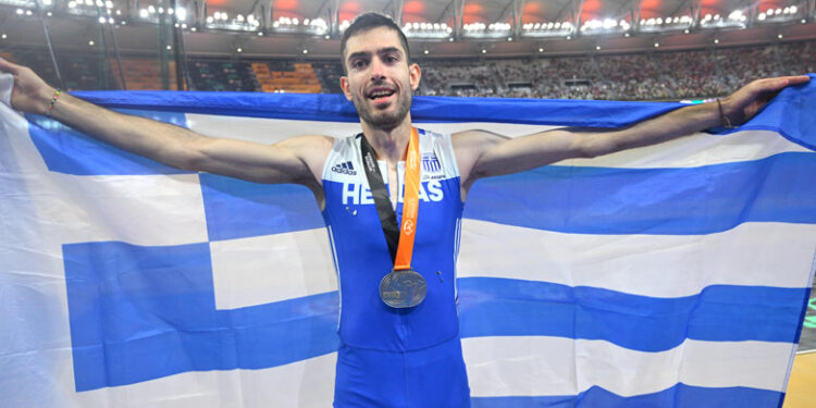 Παγκόσμιος χρυσός 24ων καρατίων ο Μίλτος Τεντόγλου! Τι άλματα έκανε!