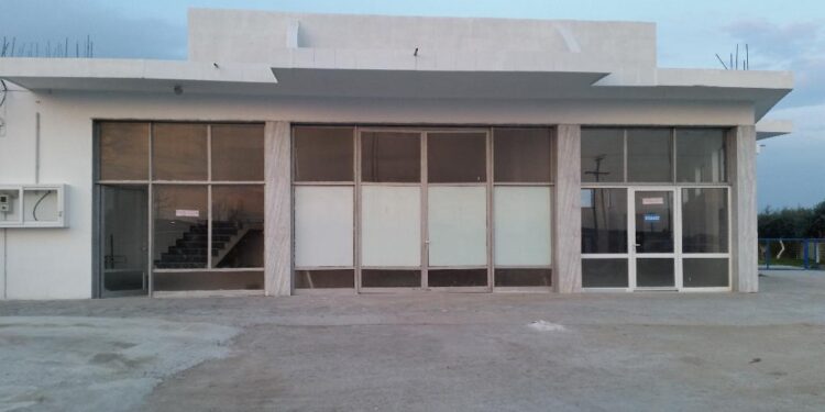 ΜΙΚΡΗ ΑΓΓΕΛΙΑ. Νοικιάζεται επαγγελματικός χώρος 120 τ.μ. στο 2ο χιλιόμετρο Ξάνθης-Λάγος. (φώτο)