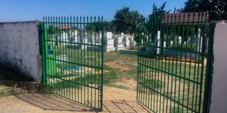 Βανδάλισαν τάφους στον Πολύανθο Ροδόπης – Γιώργος Καλαντζής: «Ντροπή και ύβρις, συναντά την αποδοκιμασία όλων μας»