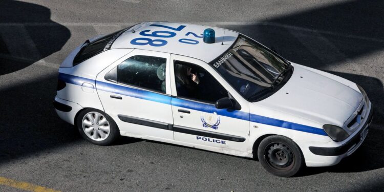 Εξιχνιάστηκαν δύο υποθέσεις απάτης που διαπράχθηκαν σε βάρος ηλικιωμένων στη Δράμα και σε οικισμό των Σερρών