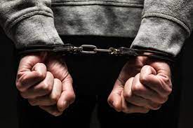 Συνελήφθη αλλοδαπός στην Εγνατία οδό Αλεξανδρούπολης- Κομοτηνής για λαθρεμπόριο τσιγάρων.