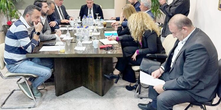 ΠΡΟΤΕΡΑΙΟΤΗΤΑ ΤΟ ΝΟΣΟΚΟΜΕΙΟ ΞΑΝΘΗΣ – Ποια ήταν  τα 21 θέματα που συζητήθηκαν στη  σύσκεψη με Τοψίδη & Δημάρχους στο Επιμελητήριο!