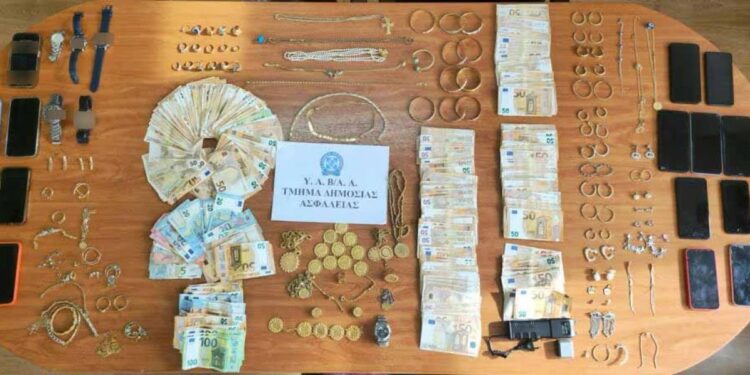 Εξαρθρώθηκε εγκληματική σπείρα Ρομά στην Αττική με μέλη και από το Δροσερό Ξάνθης. Πως δρούσε, τι έκλεψαν!