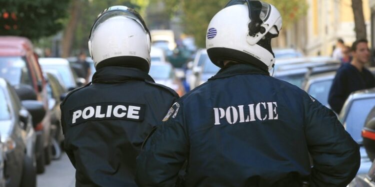 Στα χέρια της αστυνομίας ο οδηγός αστυνομικός που προκάλεσε τροχαίο και εγκατέλειψε 19χρονη στο Π. Ζυγό Ξάνθης