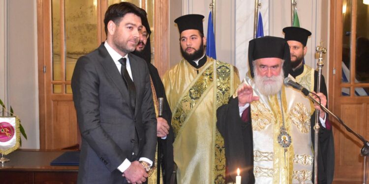 Ορκίστηκε ο νέος δήμαρχος Ξάνθης (στην κατάμεστη αίθουσα του παλιού Ιστορικού Δημαρχείου της πόλης), κ.Ευστράτιος Κοντός. (φώτο)