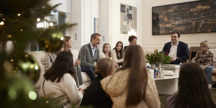 Συνάντηση του Κυρ. Μητσοτάκη με μαθητές και μαθήτριες του μειονοτικού δημοτικού σχολείου Κενταύρου Ξάνθης