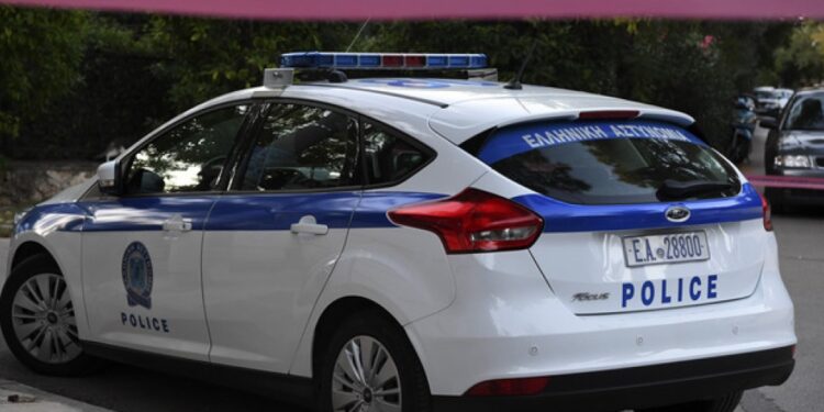 Θεσσαλονίκη: Κρεμάστηκε με καλώδια στο μπαλκόνι του διαμερίσματός του