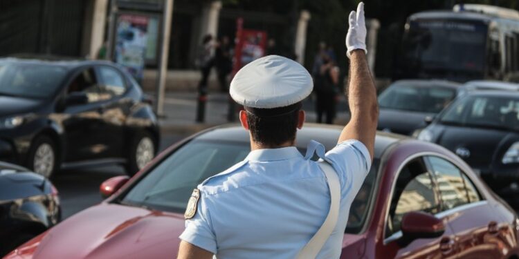 Η πόλη της Ελλάδας με τις περισσότερες παραβάσεις για παράνομη στάθμευση