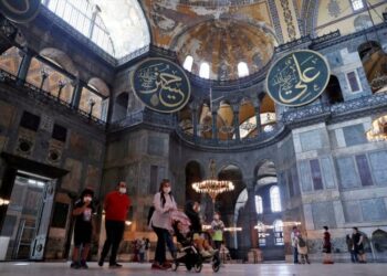 Τουρκία: Επανέρχεται το εισιτήριο εισόδου στην Αγία Σοφία για τους ξένους τουρίστες από την Δευτέρα 15/1/2024