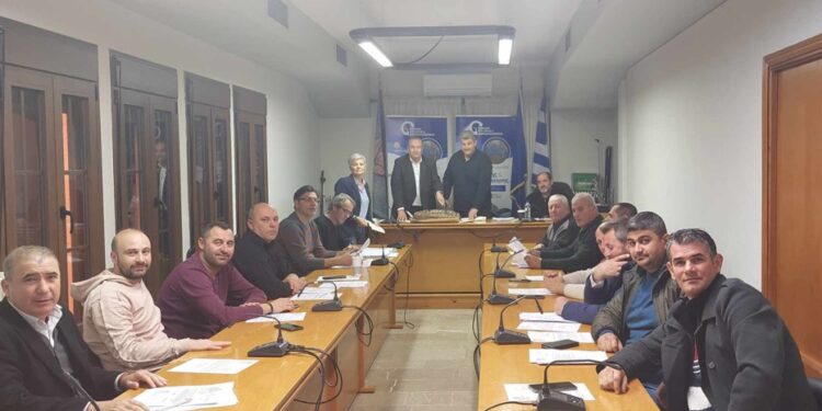 Την Βασιλόπιτά του έκοψε το Δημοτικό Συμβούλιο Τοπείρου! -Που έπεσε το φλουρί!