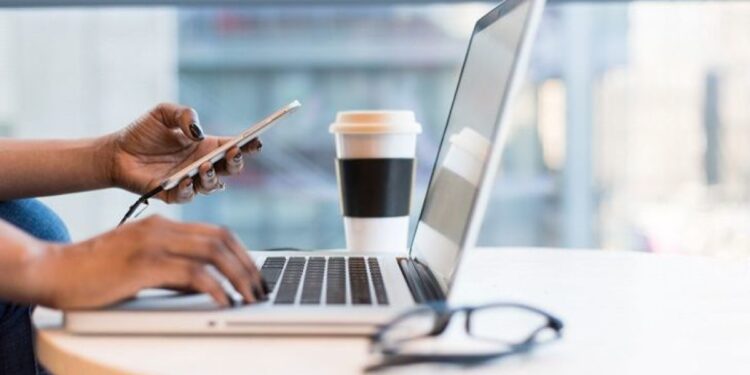 ΖΗΤΟΥΝΤΑΙ άτομα με γνώσεις ηλεκτρονικού υπολογιστή. Που θα στείλετε βιογραφικό.