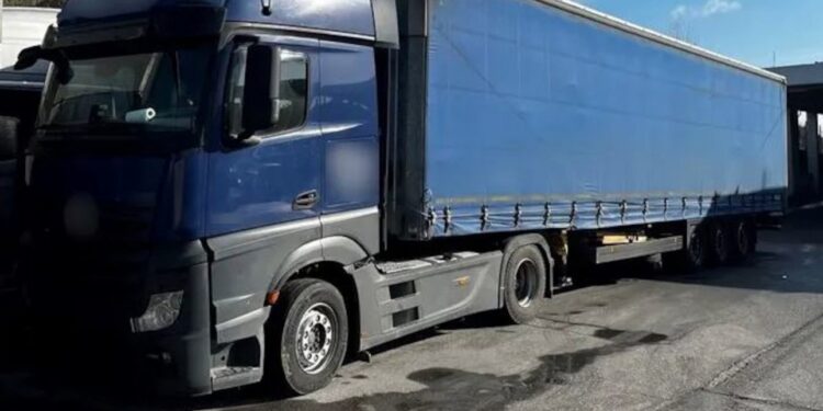 ΕΛ.ΑΣ.: Συνελήφθησαν δύο διακινητές για παράνομη μεταφορά συνολικά 12 μεταναστών στον Έβρο