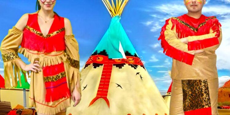 ΘΡΑΚΙΚΗ ΣΚΗΝΗ: Έρχονται οι Απάτσι! Παρουσιάστηκε και η γυναικεία στολή με μοντέλο την Μυρτώ. Απάτσι και ο Δήμος! (φώτο)