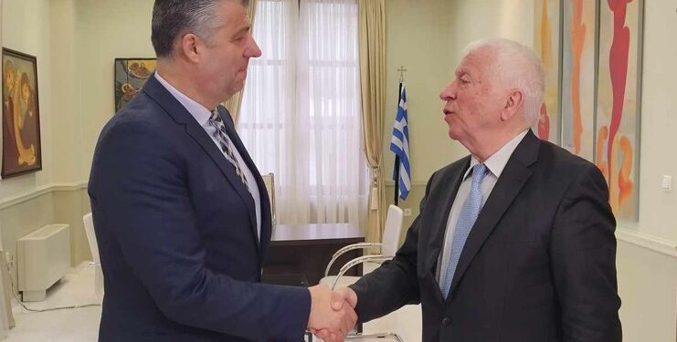 Την διασύνδεση των δύο Περιφερειών, Ανατολικής Μακεδονίας & Θράκης και Βορείου Αιγαίου, συζήτησαν οι δυο περιφερειάρχες, Χριστόδουλος Τοψίδης και Κώστας Μουτζούρης, στην Αλεξανδρούπολη!