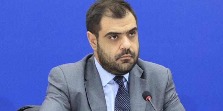 Μαρινάκης: Καλοδεχούμενη η πρόταση μομφής -Ισχυρά συμφέροντα θέλουν να αποσταθεροποιήσουν την πορεία της χώρας
