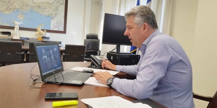 Ο Περιφερειάρχης ΑΜΘ, Χριστόδουλος Τοψίδης, πρόεδρος της Επιτροπής Περιβάλλοντος Ενέργειας και Κλιματικής Κρίσης της ΕΝΠΕ