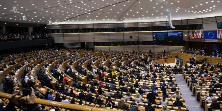 Aυτό είναι το πακέτο για το Σύμφωνο Μετανάστευσης και Ασύλου που ψήφισαν οι ευρωβουλευτές -Αναλυτικά τα μέτρα