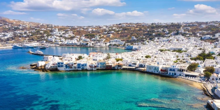 Γνωστός καλλιτέχνης και δύο συνεταίροι του κατηγορούνται για φοροδιαφυγή άνω του €1 εκατ. στην εταιρεία τους στη Μύκονο