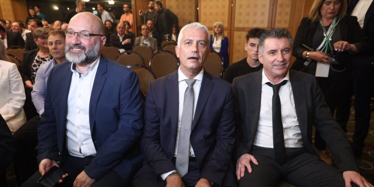 ΠΑΣΟΚ: Υποψήφιοι ευρωβουλευτές -Ζαγοράκης, Ν. Παπανδρέου, Βερούλη, Σαχινίδης Φίλιππος, Χρυσόγονος, Αραντούτογλου, Καλλιακμάνης,