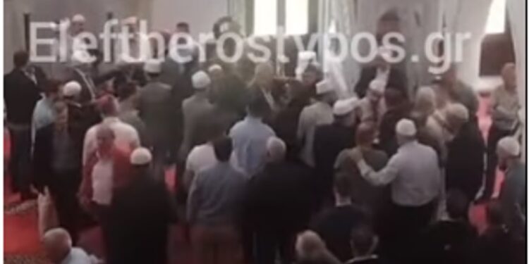 Σμίνθη Ξάνθης: Ο κόσμος “πέταξε” έξω από το τέμενος ψευτομουφτή Ξάνθης, Χουσεϊν Ζεϊμπεκ και “παρέα”! Τους “έσωσε” η …αστυνομία!