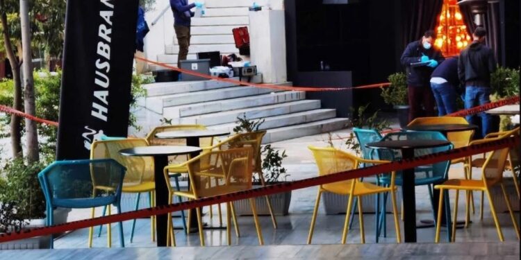 Ένας νεκρός, ένας τραυματίας! Aιματηρό επεισόδιο έξω από το νυχτερινό κέντρο στο Μαρούσι