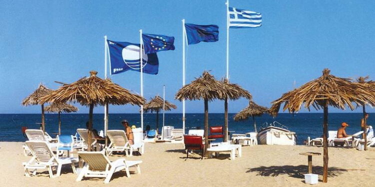 24 Γαλάζιες Σημαίες για τις παραλίες της Ανατ . Μακεδονίας και Θράκης. Δείτε ποιες είναι