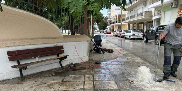 ΚΑΘΟΝΤΑΝ ΣΕ ΠΑΓΚΑΚΙ! Τροχαίο – σοκ στην Κομοτηνή. Μητέρα με το 6 μηνών βρέφος της παρασύρθηκαν από ΙΧ!
