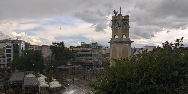 Ξάνθη: Ισχυρή χαλαζόπτωση, πλημμύρισαν το μεσημέρι οι δρόμοι, δείτε την εικόνα της Κ. Πλατείας. (φωτο)