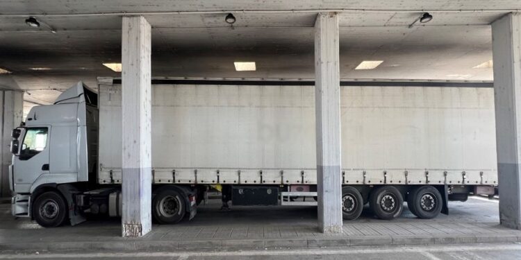 Συνελήφθησαν 3 διακινητές σε Έβρο και Καβάλα οι οποίοι μετέφεραν συνολικά 15 μη νόμιμους μετανάστες