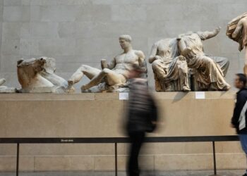 «Ανυπομονώ τα Γλυπτά του Παρθενώνα να σμίξουν με τον ουρανό που τους αξίζει», λέει η Τουρκάλα σύμμαχος της Ελλάδας