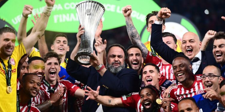 Τέλος στα σενάρια περί ανάμειξης του Βαγγέλη Μαρινάκη στον μπασκετικό Ολυμπιακό. Η ομάδα μπάσκετ έχει ανθρώπους με μεγάλη οικονομική επιφάνεια.