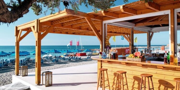 Έλεγχοι της Οικονομικής Αστυνομίας  σε Καβάλα, Θάσο, Σαντορίνη, Αθήνα!